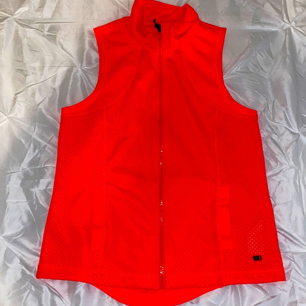 Orange vest 🧡